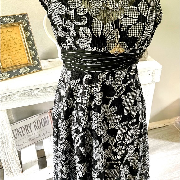 Anthropologie Dress Size 0 - Picture 2 of 6